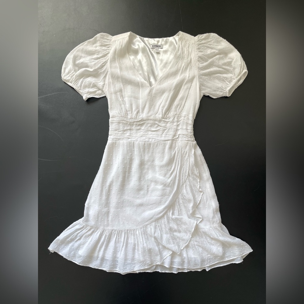 Express White Clip Dot Ruffle Faux Wrap Mini Dress | XS | Puff Sleeves
